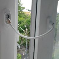 Детские замки на окна